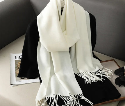 Écharpe Blanche Douce à Franges