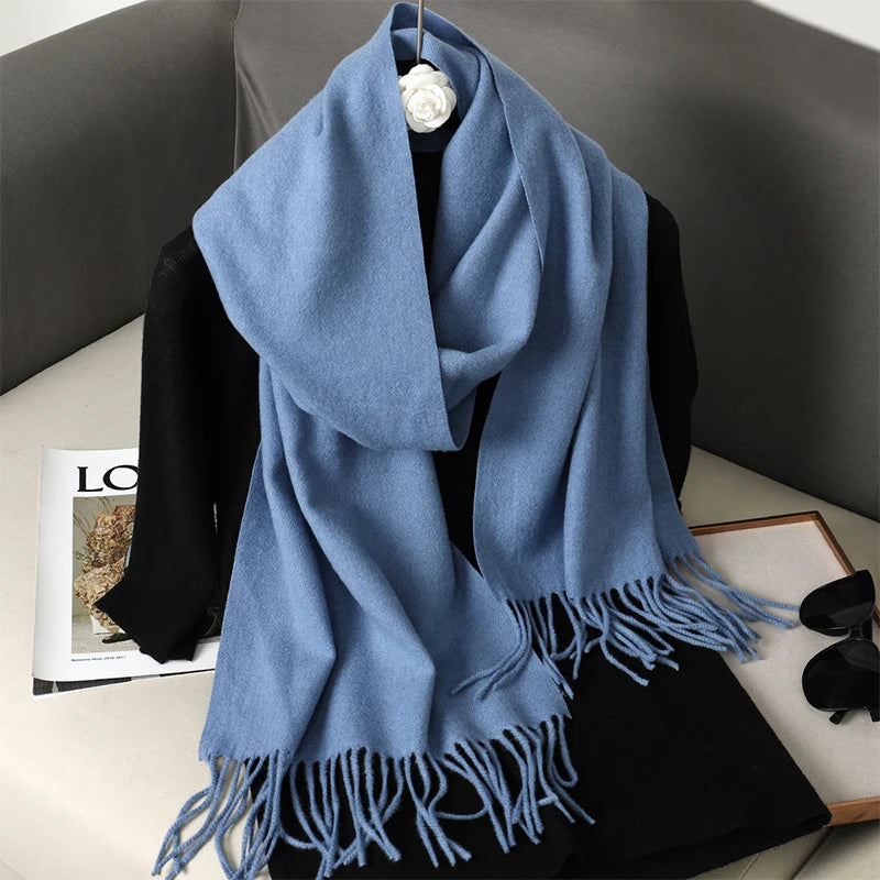 Écharpe Bleu Clair à Franges