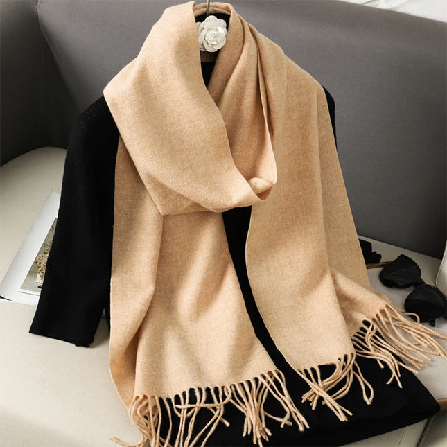 Écharpe Beige Élégante à Franges